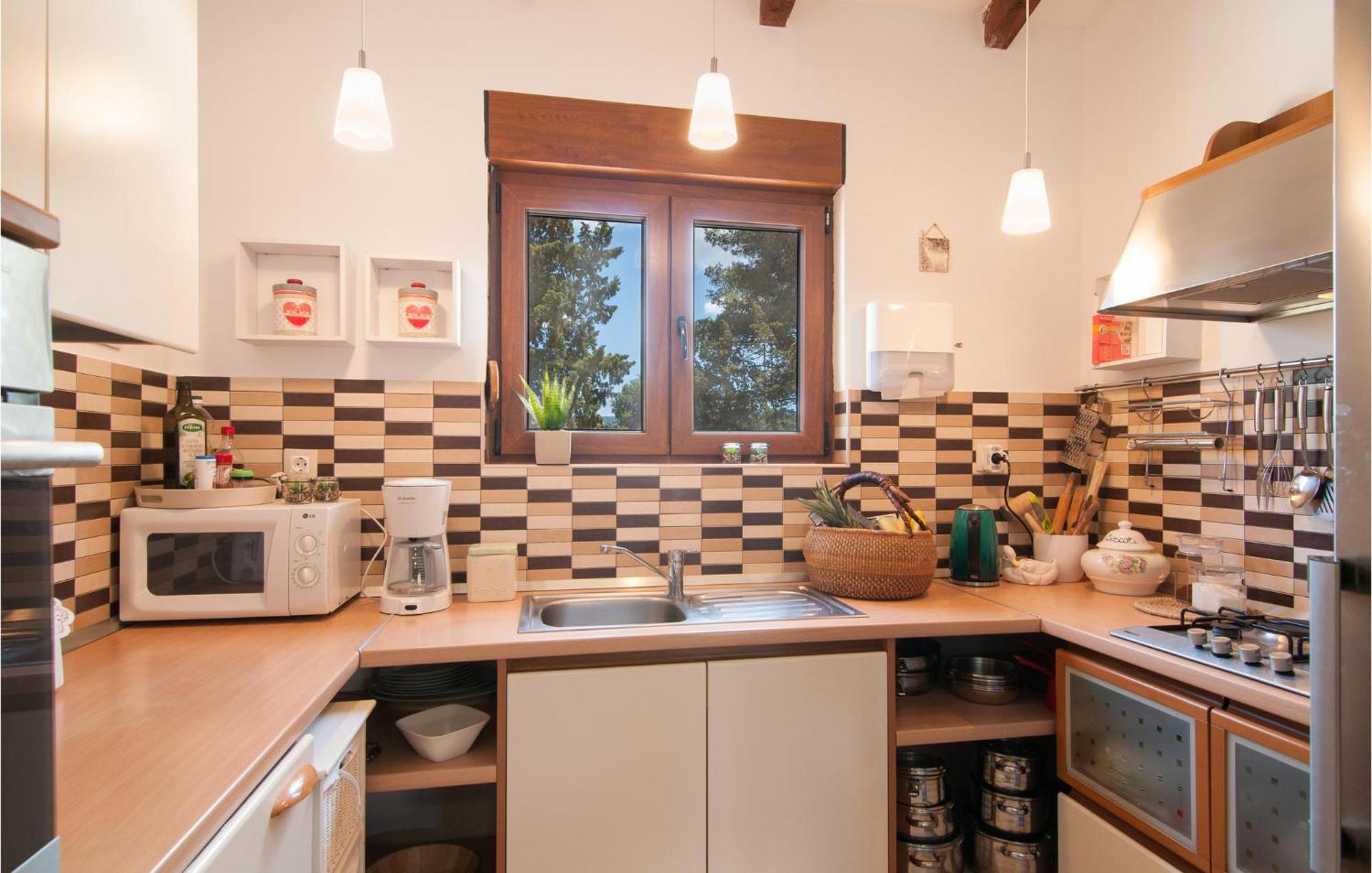 Cozy Home In Mudri Dolac With Kitchen Basina Dış mekan fotoğraf