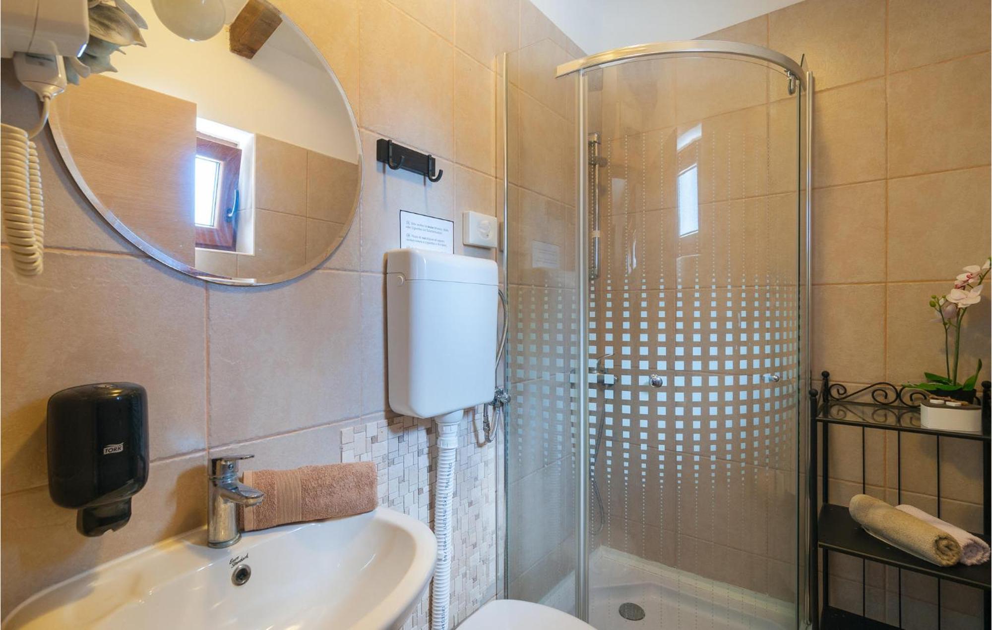 Cozy Home In Mudri Dolac With Kitchen Basina Dış mekan fotoğraf