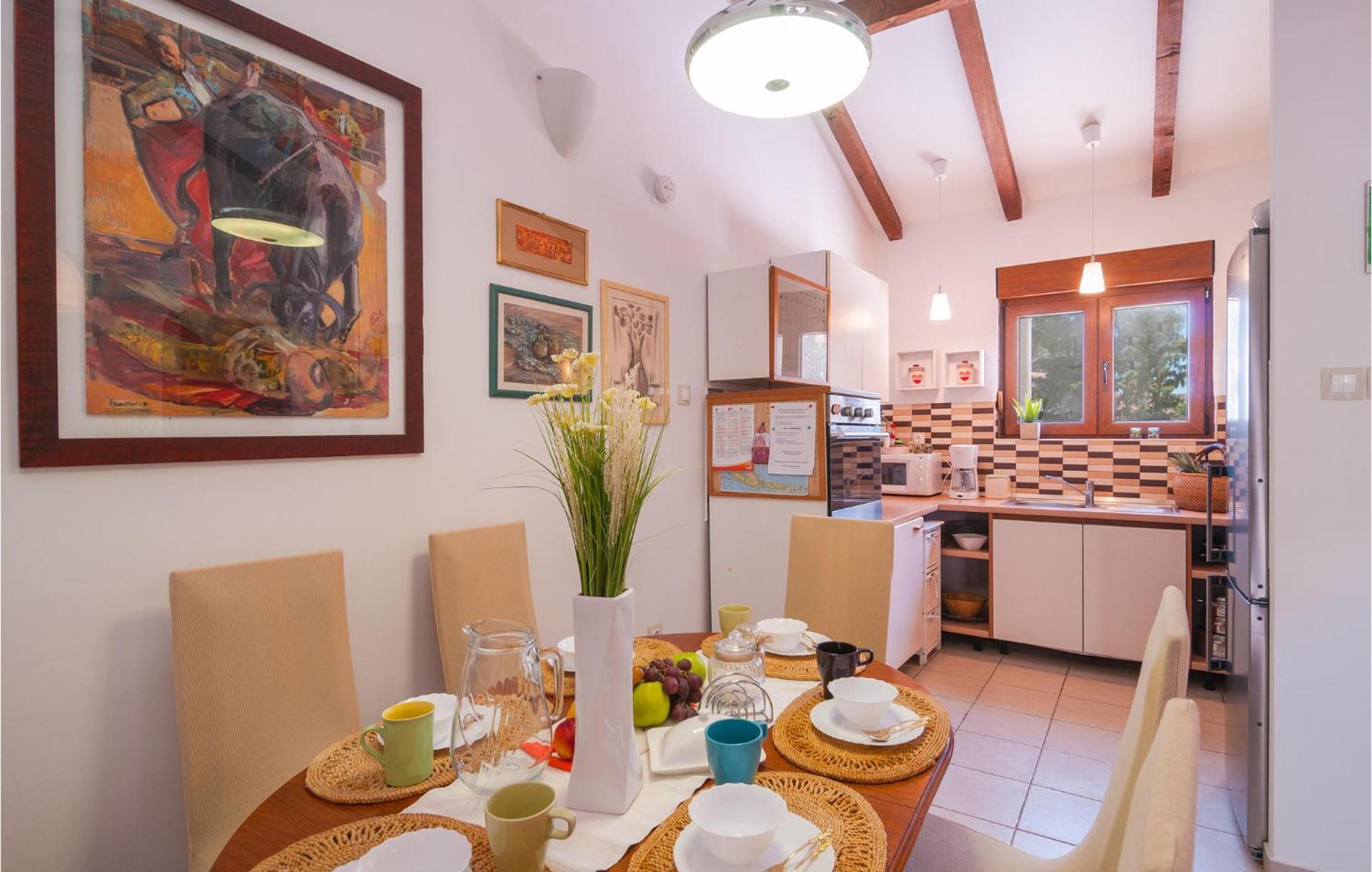 Cozy Home In Mudri Dolac With Kitchen Basina Dış mekan fotoğraf